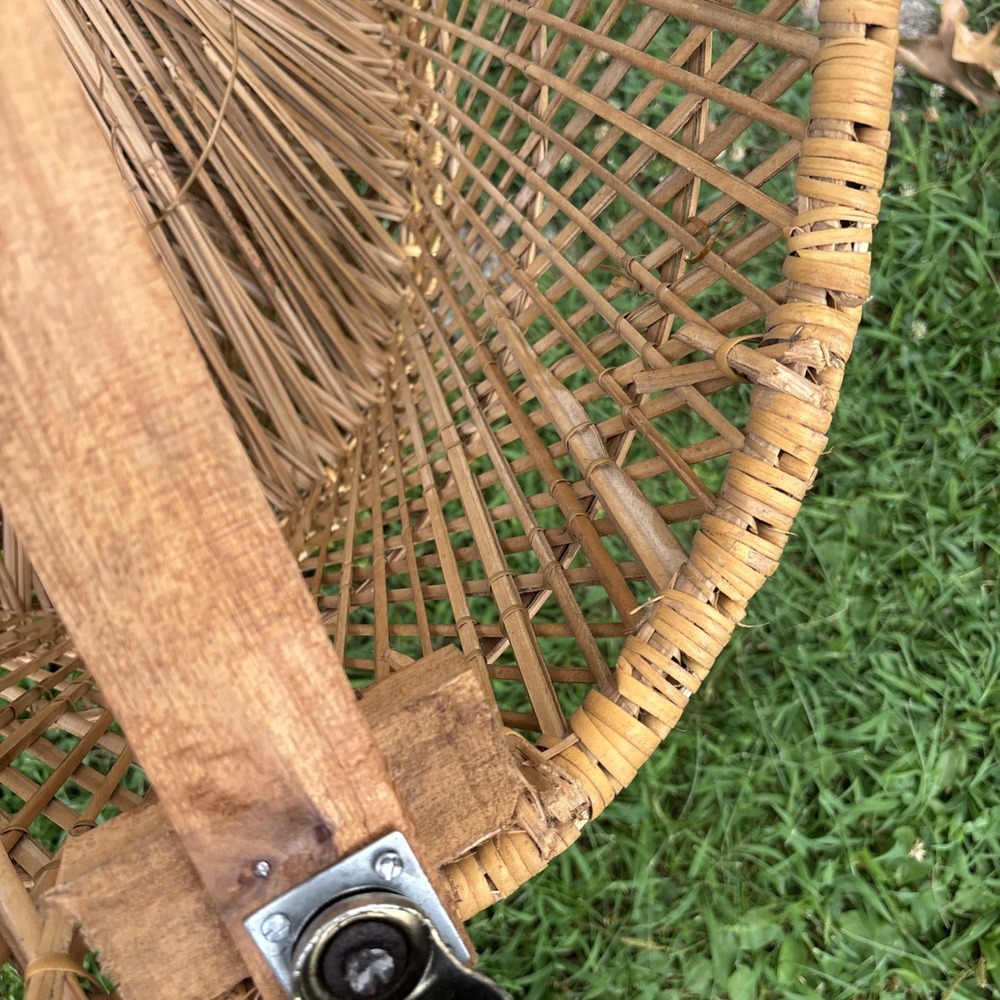 Beautiful Vintage Styled Wicker Rattan Baby Bassinet - Picture 11 of 16
